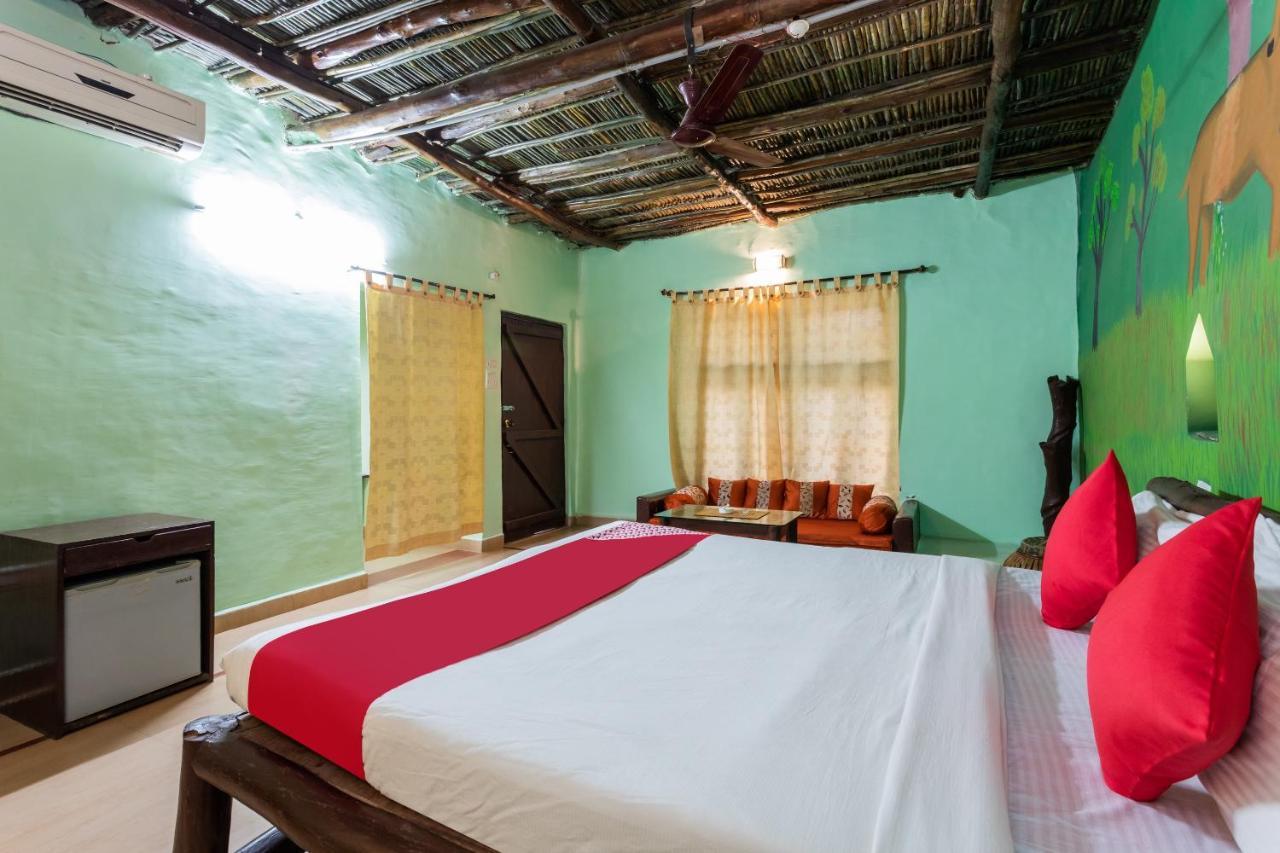Kanha Village Eco Resort Extérieur photo