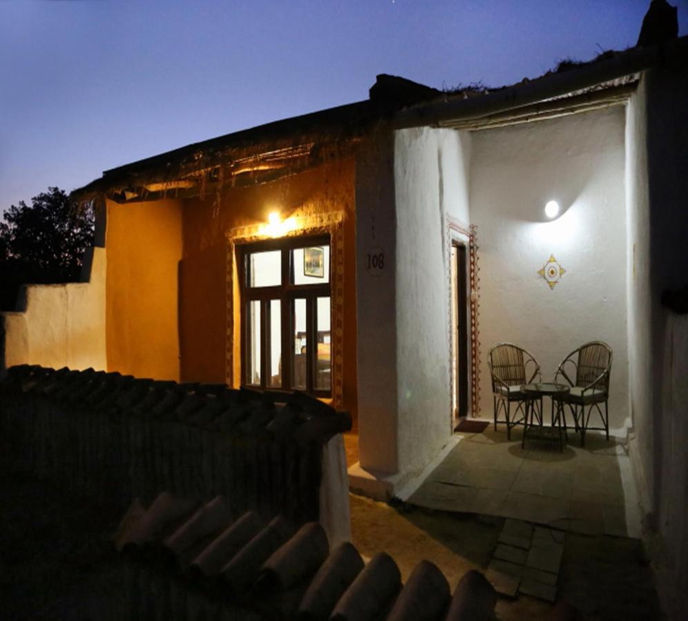 Kanha Village Eco Resort Extérieur photo