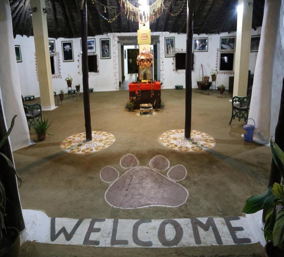 Kanha Village Eco Resort Extérieur photo