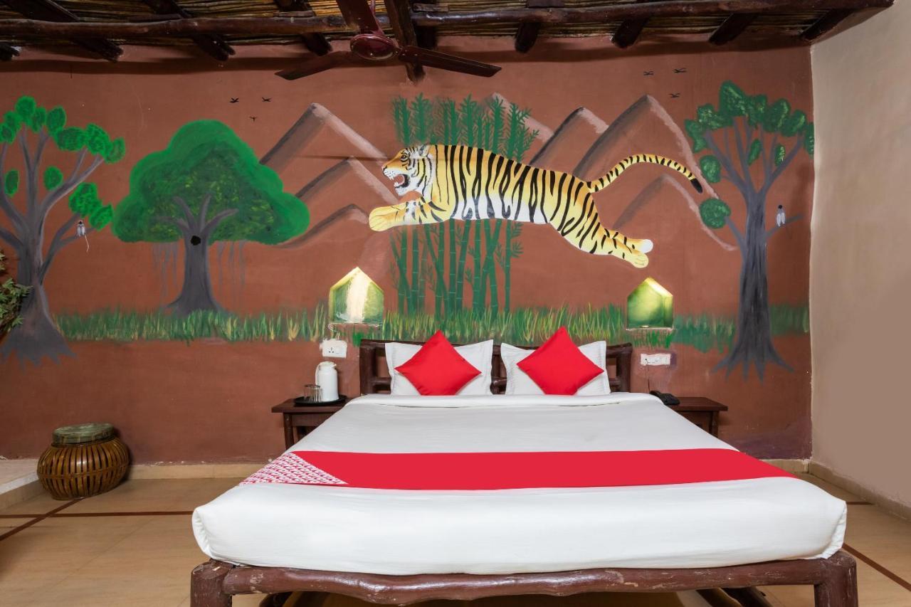 Kanha Village Eco Resort Extérieur photo